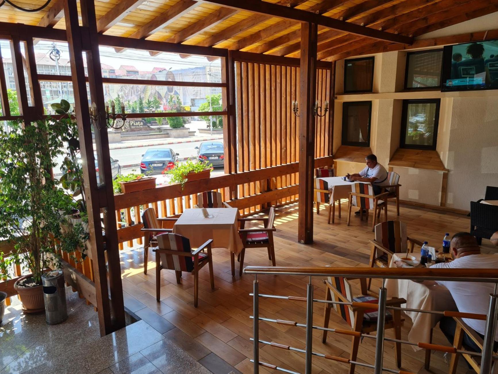 Hotel Valahia Tergovistye Kültér fotó
