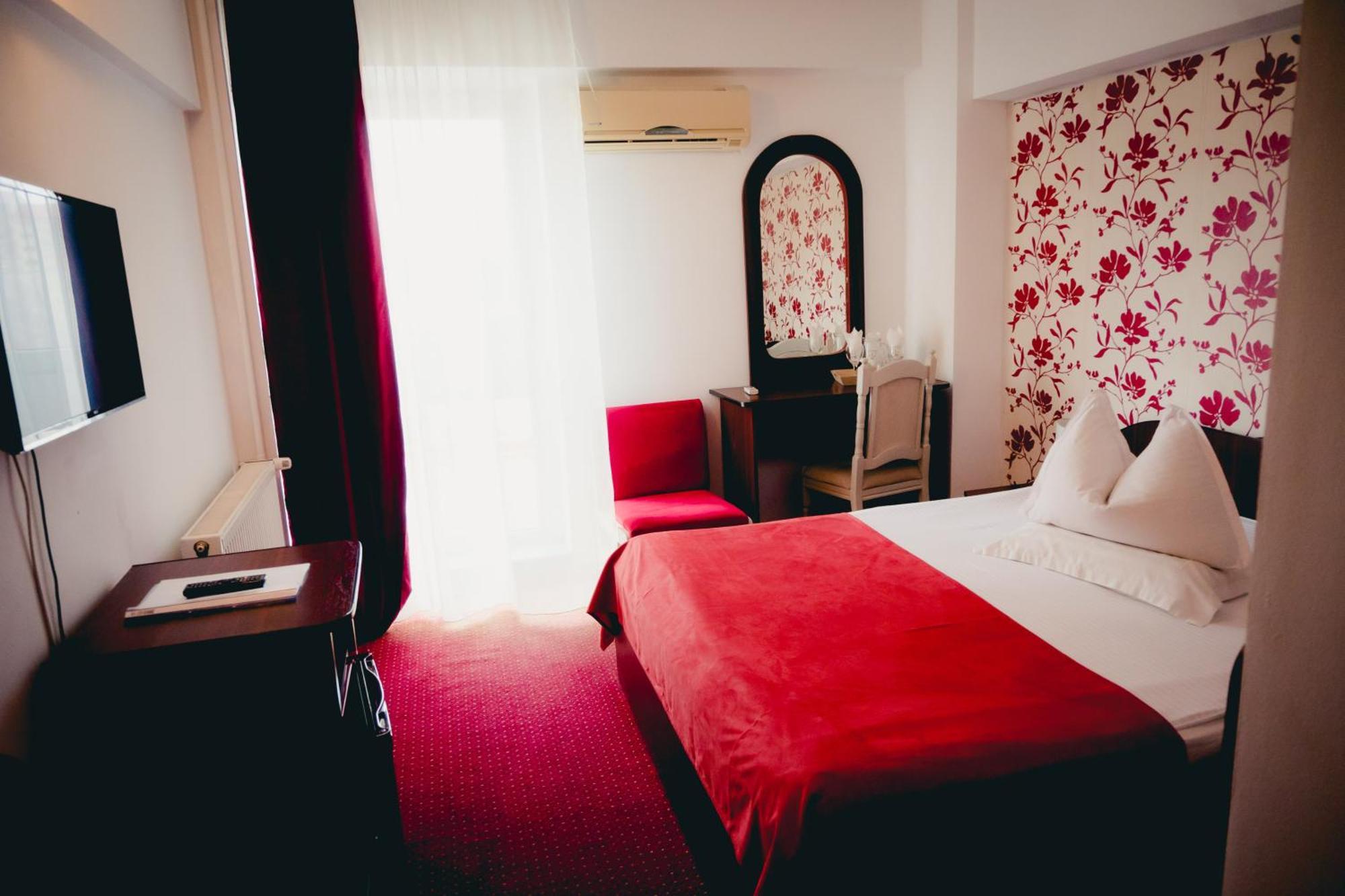 Hotel Valahia Tergovistye Kültér fotó
