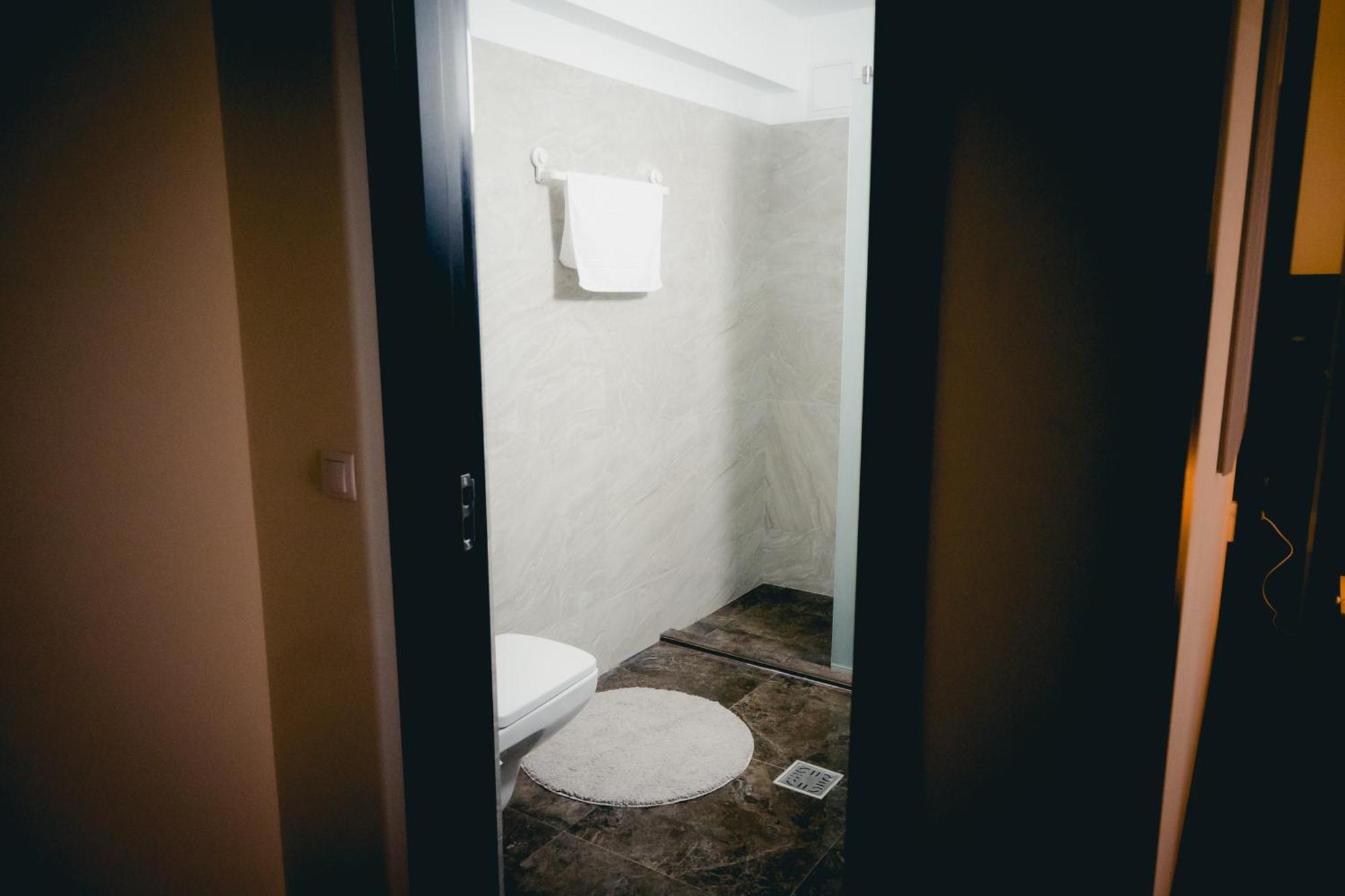 Hotel Valahia Tergovistye Kültér fotó