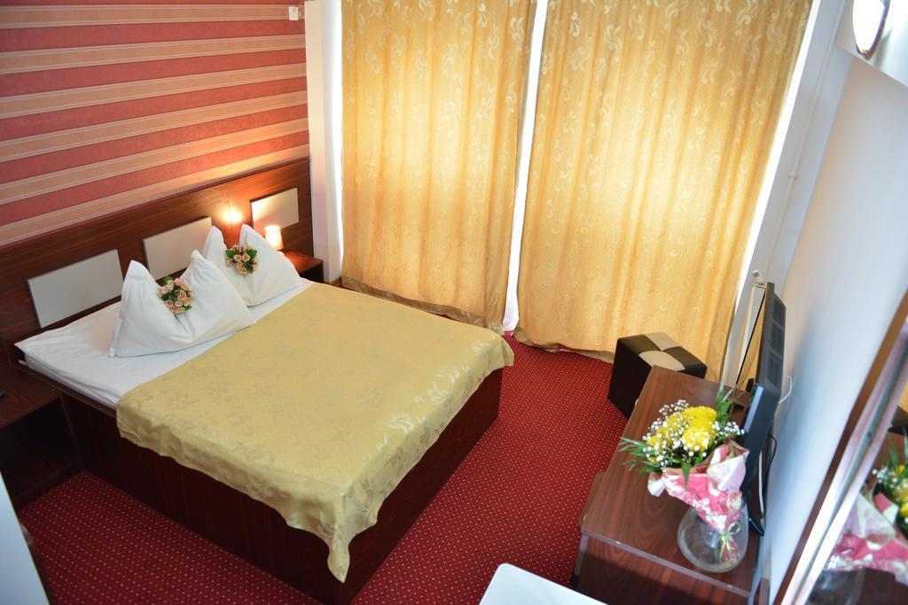 Hotel Valahia Tergovistye Kültér fotó
