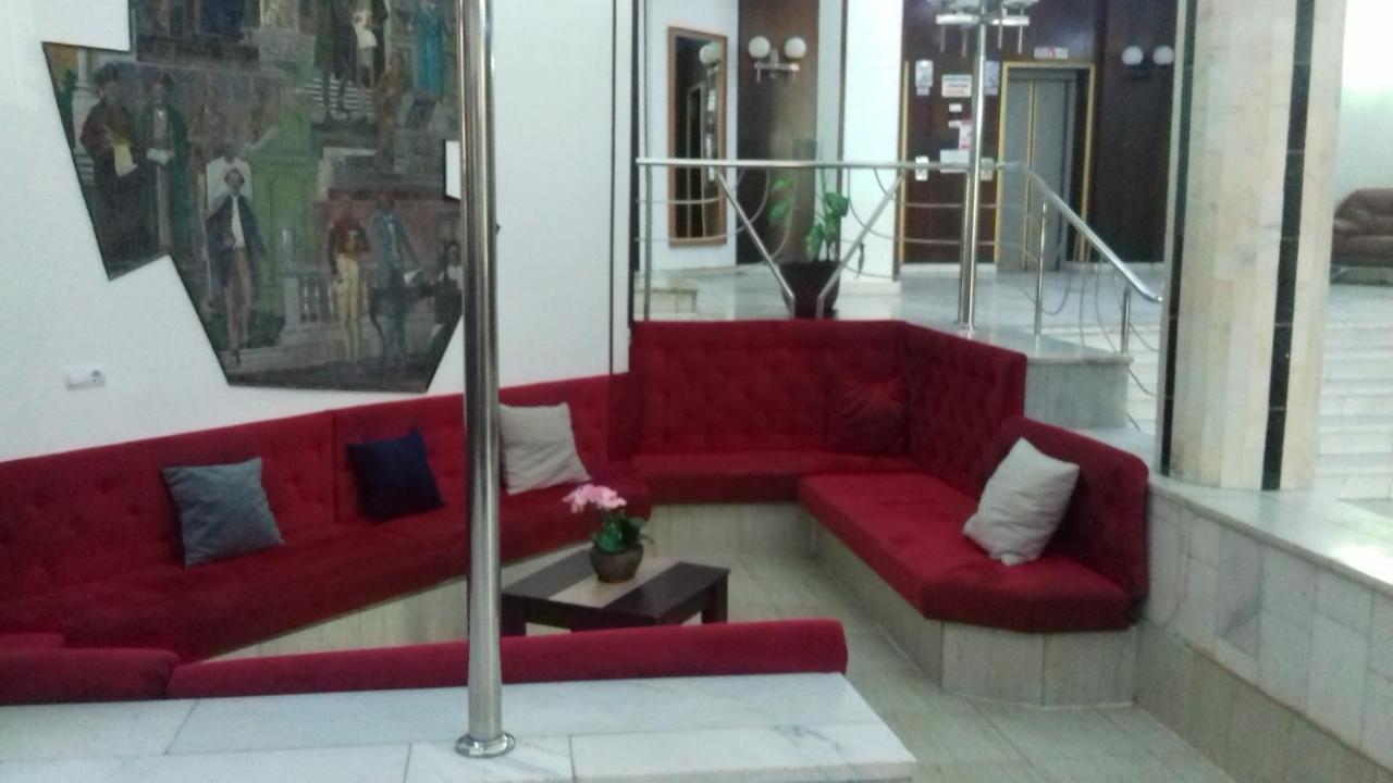 Hotel Valahia Tergovistye Kültér fotó
